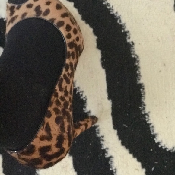 Brian Atwood leopard pony hair open toe pumps - Picture 4 of 16